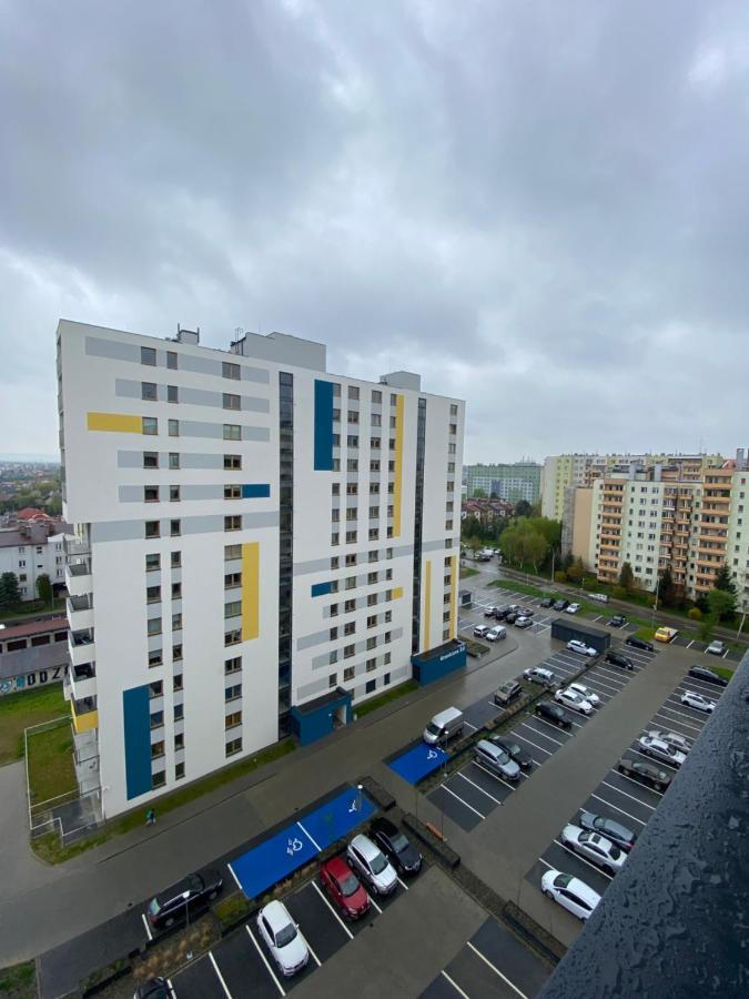 Apartamenty Magia Z Bezplatnym Parkingiem I Klimatyzacja Rzeszow Dış mekan fotoğraf